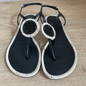 Tory Burch Miller Fringe T Strap Sandals Black Size 7 Neutral Leather Luxury thumbnail 1