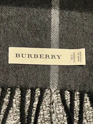 Burberry 100% Cashmere Grey/Black Classic Check Plaid Fringe Unisex Scarf thumbnail 7