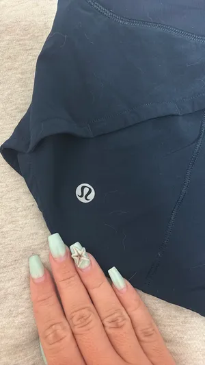 Lululemon Shorts thumbnail 4