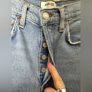 agolde riley crop Jeans Size 24 Light‎ Wash thumbnail 3