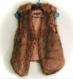 Wallflower brown fur vest size medium! thumbnail 1