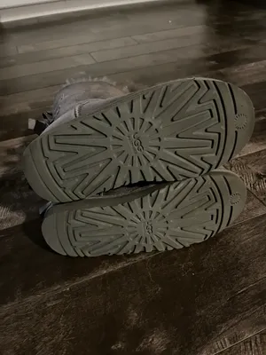 UGG boots thumbnail 4