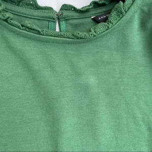 Ann Taylor Womens Shirt Green Knit Blouse Eyelet Lace Trim Short Sleeve Large thumbnail 11