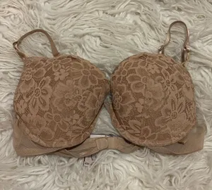 Victoria’s Secret 34C Nude Floral Lace Push Up Bra thumbnail 1