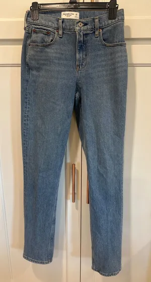 Abercrombie & Fitch Curve Love The 90s Straight Mid Rise Jeans Blue 25 Long boho thumbnail 1