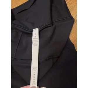 Lululemon In Movement Tight High Rise 25" *Everlux Leggings Size 2 thumbnail 4