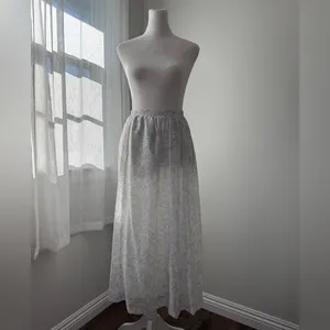 Vintage ‘80s TanJay by Nygard White Floral Print Elastic Waist Midi Skirt thumbnail 2