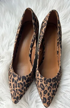 H&M animal print heels size 37 or 6 1/2 thumbnail 1