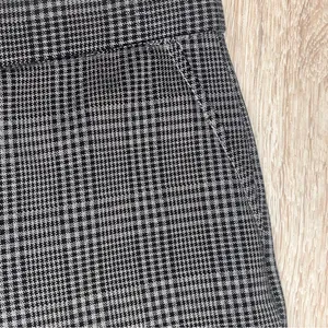 Banana Republic Houndstooth Plaid Grey/Black Ankle Pants Career Slim Fit 10 thumbnail 2