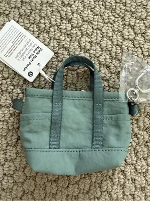 Lululemon Daily Multi-Pocket Nano Tote thumbnail 2