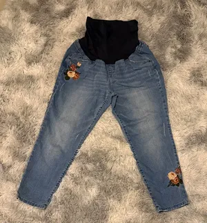 a:glow Maternity over the bellyDenim Ankle Jeans with Embroidered Floral Accents thumbnail 1