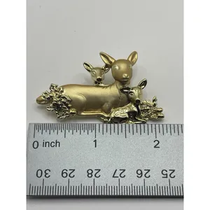 Danecraft Vintage Deer Pin Brooch Doe Brushed Gold Christmas Signed NOS 80s thumbnail 5