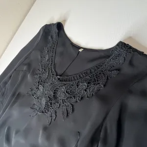 Elie Tahari Black Lace Blouse Small Sheer Lightweight Minimalist Neutral Office‎ thumbnail 2