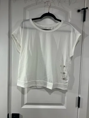 SheIn White short sleeve top with Gold Button detail thumbnail 3