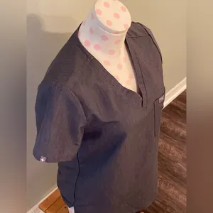 FIGs Charcoal Limited Edition One Pocket Scrub Top Sz XS thumbnail 3