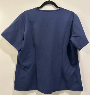 FIGS Casma Three Pocket Scrub Top PO 1518 Navy thumbnail 7