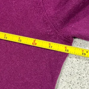 Cashmere Womens Sz M Purple Ribbed V Neck Pullover Knit‎ Sweater Long Sleeves thumbnail 7