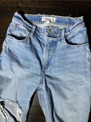 Abercrombie & Fitch The ‘90s Straight Ultra High Rise Light Wash Denim Jean 26/2 thumbnail 3