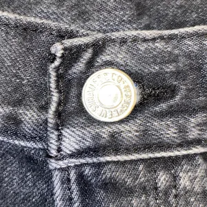 Levi’s 501 Button Fly Cut Off Jean Shorts Women’s Size Waist 25 Black thumbnail 3