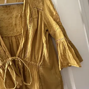 Free People Yellow Open Tie Front Shrug Shirt Top Sz Extra Small XS Women’s thumbnail 3
