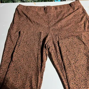 St John Bay (Xl) Cheetah Print Pull On Pants With Tummy Control‎ Panel Preowned thumbnail 2