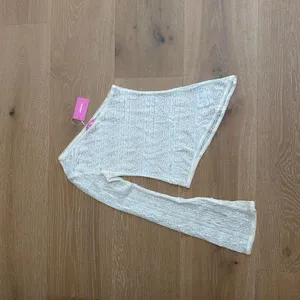 Edikted One Shoulder Top & Micro Shorts Set Yalena Size XS Cream thumbnail 2