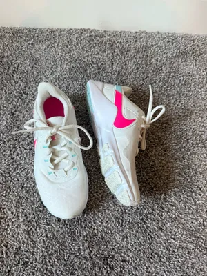 Nike Tennis Shoes Women’s thumbnail 4