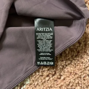 Aritzia Babaton Original Contour Squareneck Longsleeve Crop Top Women’s Size L thumbnail 6