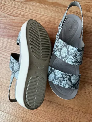 Crocs Brooklyn Low Wedge Sandals Snakeskin Platform Wedge Comfy - Size 7 thumbnail 6