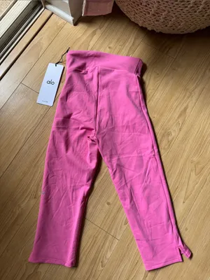 ALO Yoga SOFTSCULPT SHORELINE CAPRI thumbnail 5