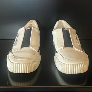 KARL LAGERFELD PARIS Josie Leather White Black Slip-On Sneakers $129 EUC Wmn’s 7 thumbnail 4