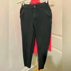 Lululemon‎ City Trek Black Work Pants Trousers Tencel Nylon Elastane Size 2 thumbnail 2
