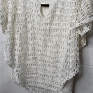 NAIF eyelet short wife butterfly sleeve top with longing sz L thumbnail 3