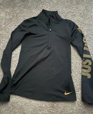 Nike Dri-Fit Women’s jacket thumbnail 1