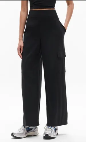 Athleta‎ Women’s Venice High Rise Wide Leg Cargo Pant Black Size XL thumbnail 1