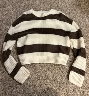 Garage sweater  thumbnail 1