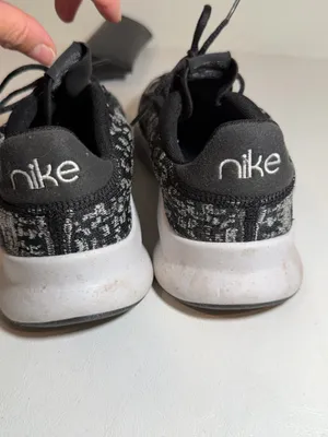 Nike Air Zoom Pegasus black & white sneakers Size US 8.5 thumbnail 4