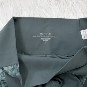 Athleta salutation stash pocket II serene 7/8 leggings thumbnail 9