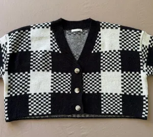 Tilly’s TIMING Plaid Crop Cardigan thumbnail 4