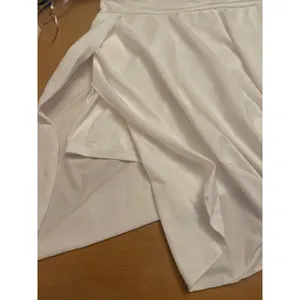B2 New Women’s Athletic Stretchy Skort White size Medium Waist 14.5-15” thumbnail 6
