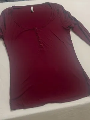 HALARA Burgundy Scoop-Neck Long Sleeve Henley thumbnail 1