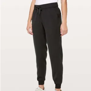 Lululemon On The Fly‎ Jogger Black 8 thumbnail 2
