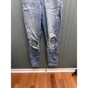 American Eagle Mom Jeans Light Wash Distressed Ripped High Rise Size 2 Regular thumbnail 3