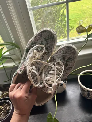 Vans Women’s Sneakers thumbnail 2