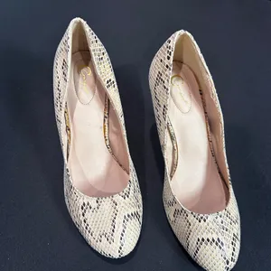 Comfort Est. 1946 Faux Snakeskin Print Pumps Heels Size 10W thumbnail 3