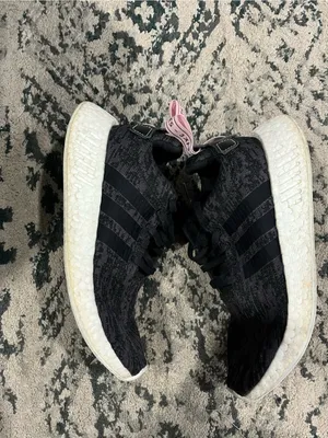 Adidas Women’s NMD_R2 'Core Black' Sneakers Size 7.5 thumbnail 2