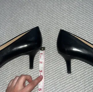 Gianni Bini Black High Heel Pumps Pleather Close Toe Pointed Stiletto Sz 7.5 thumbnail 7