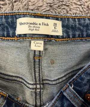 Abercrombie High Rise Skinny Jeans thumbnail 6