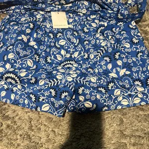 NWT Sugar + Lips large‎ shorts thumbnail 3