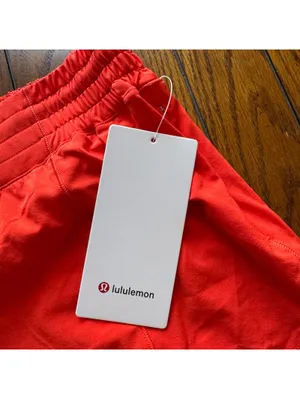 Lululemon Hotty Hot Short High Rise 4" Cherry Ember Size 12 NWT thumbnail 3